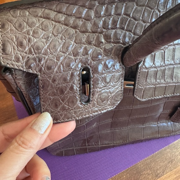 Real Crocodile leather Brown Handbag - Picture 11 of 16